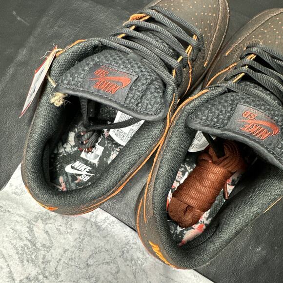 Nike SB 9.5 KRAMPUS SB DUNK LOW OG ALL HV1668-001 Ash Grey main image 13